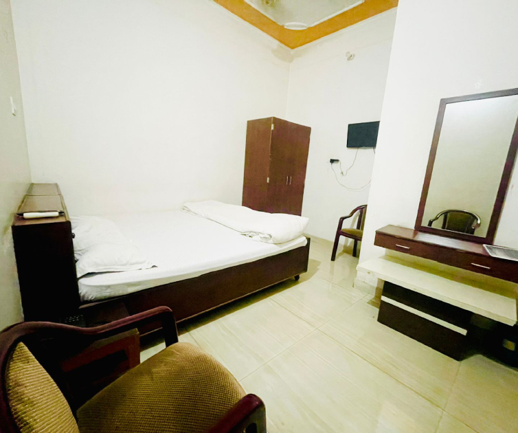 best budget hotels in ayodhya near ram mandir